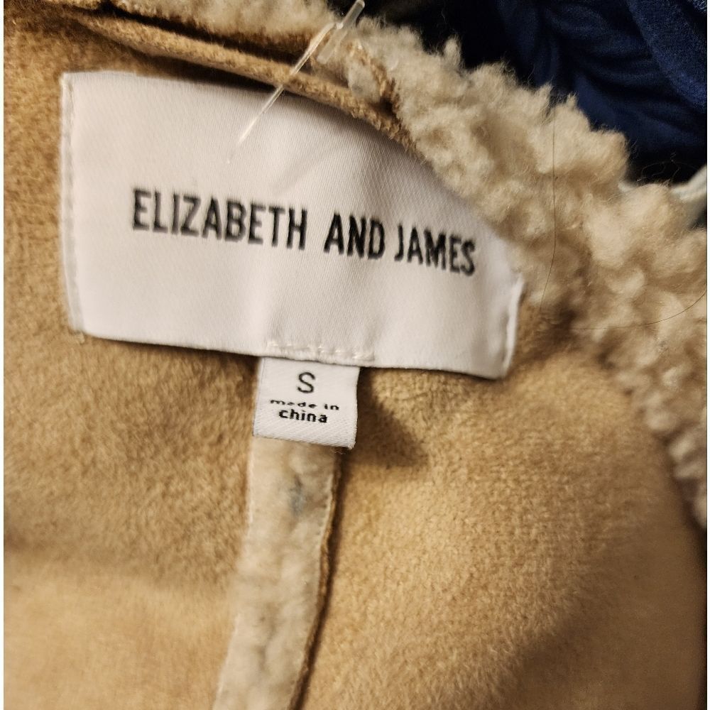 Elizabeth And James - Picture 9 of 9